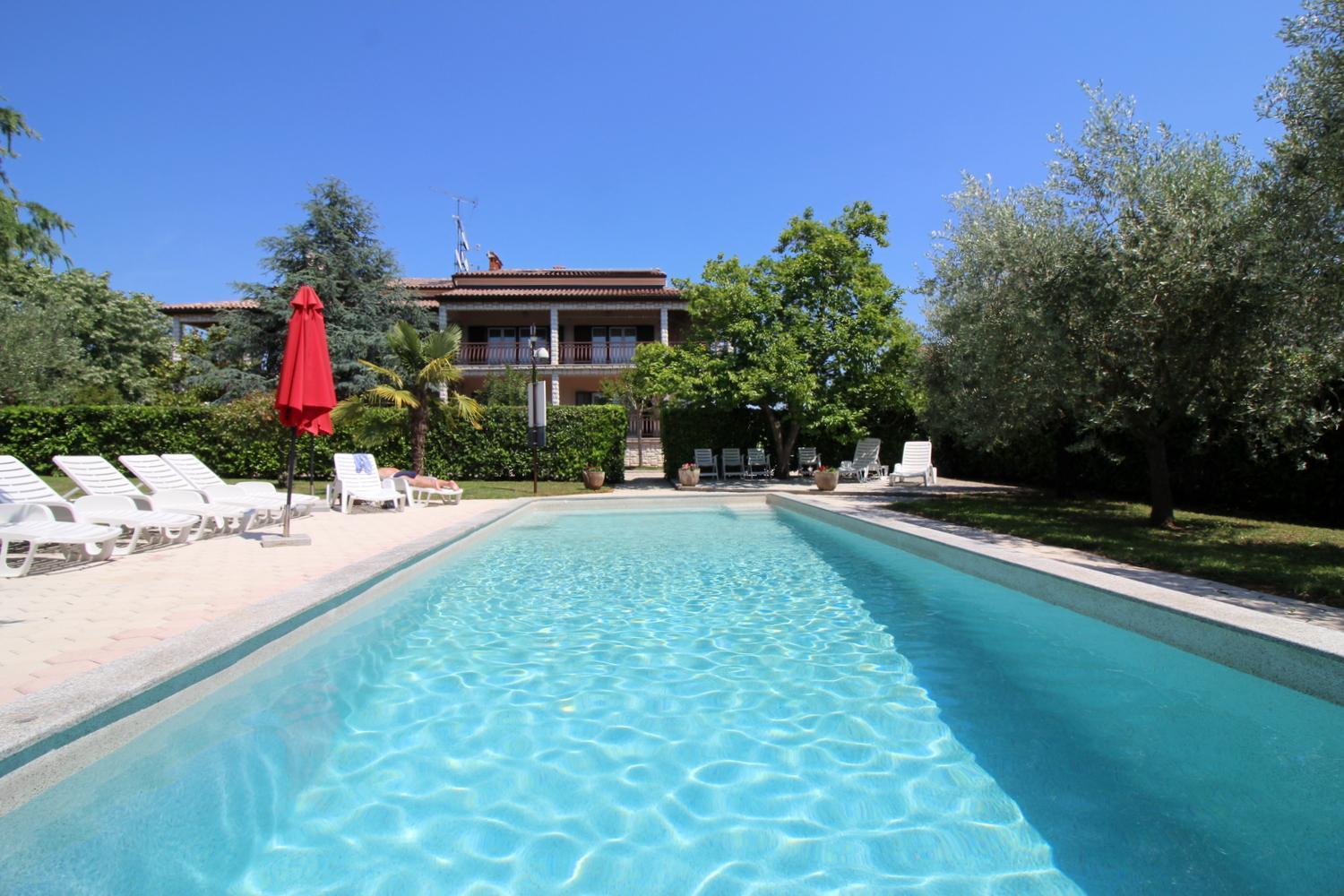 Apartman Lorena With Pool